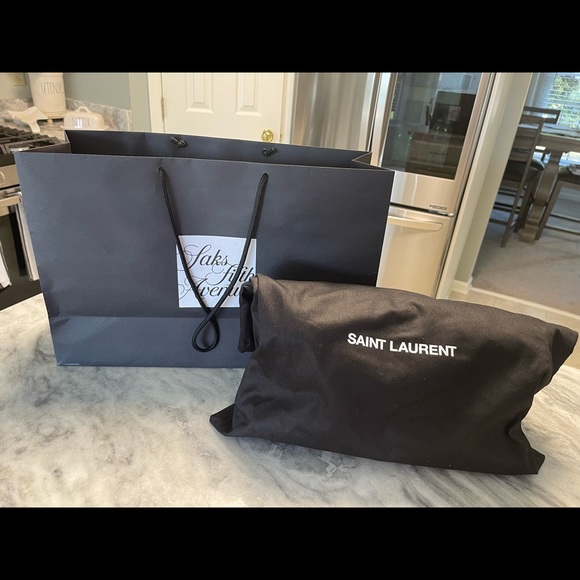 SAINT LAURENT Loulou quilted shoulder bag - Picture 2 of 10